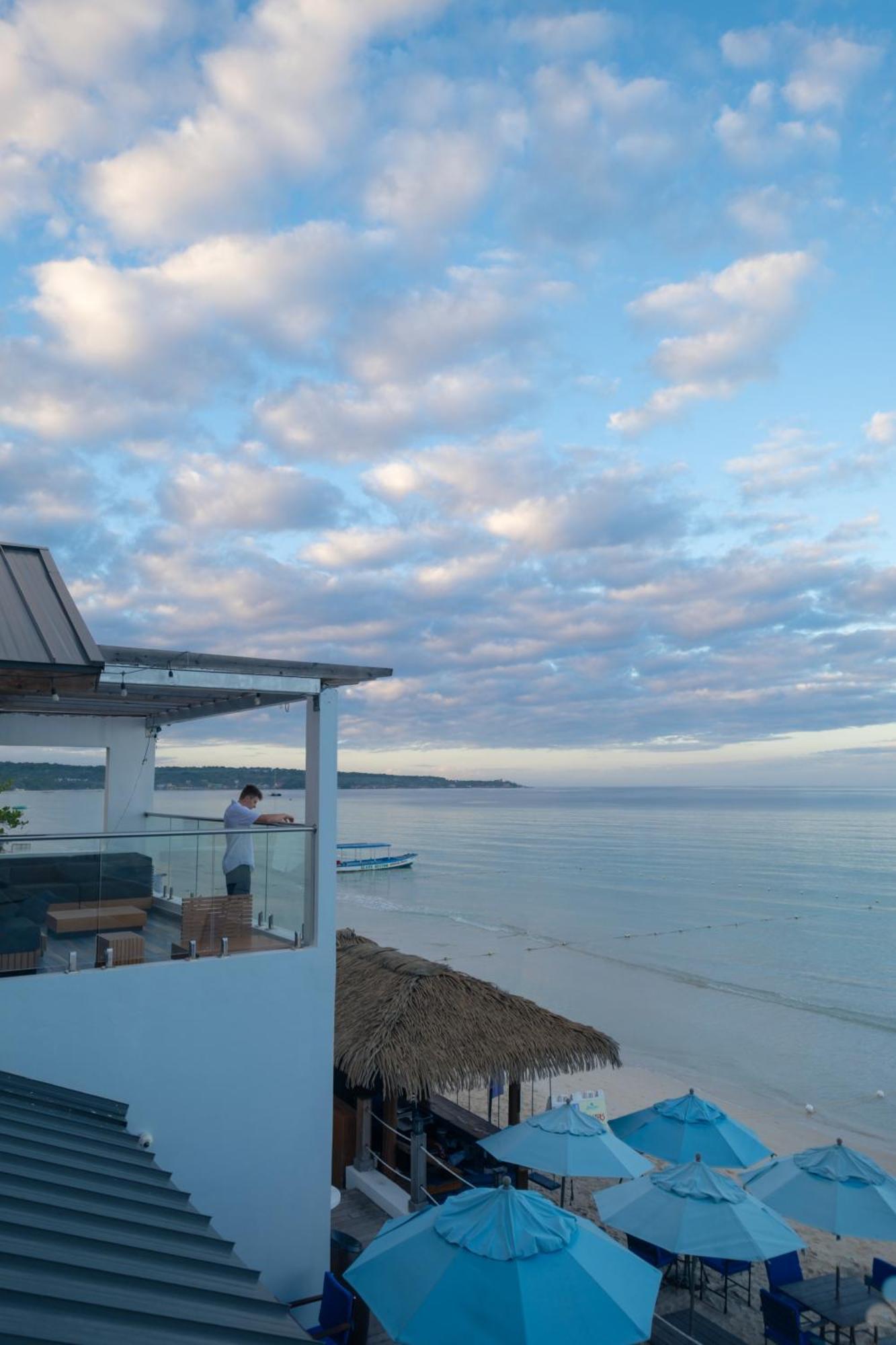Blue Skies Beach Resort Negril Zewnętrze zdjęcie