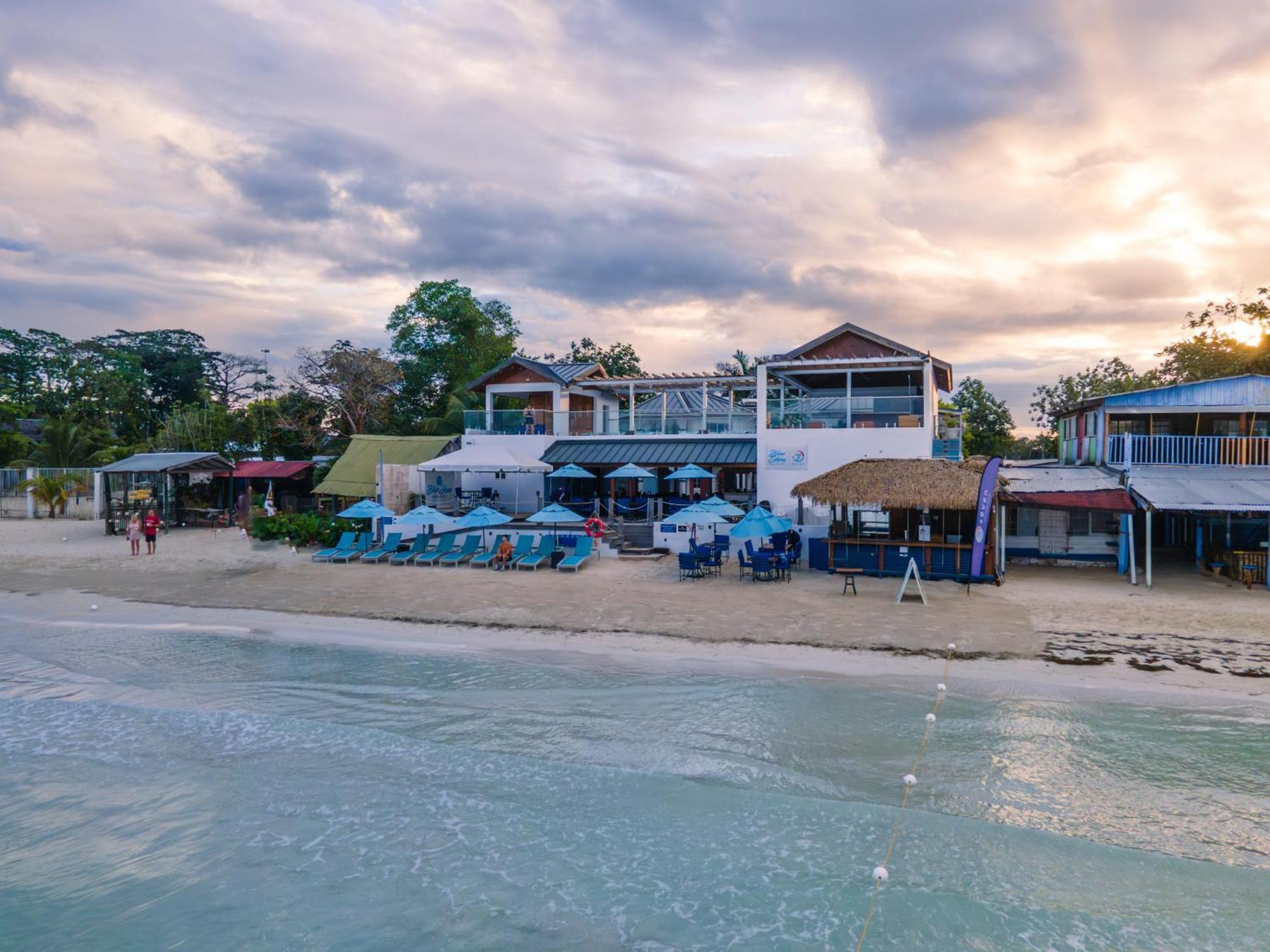 Blue Skies Beach Resort Negril Zewnętrze zdjęcie